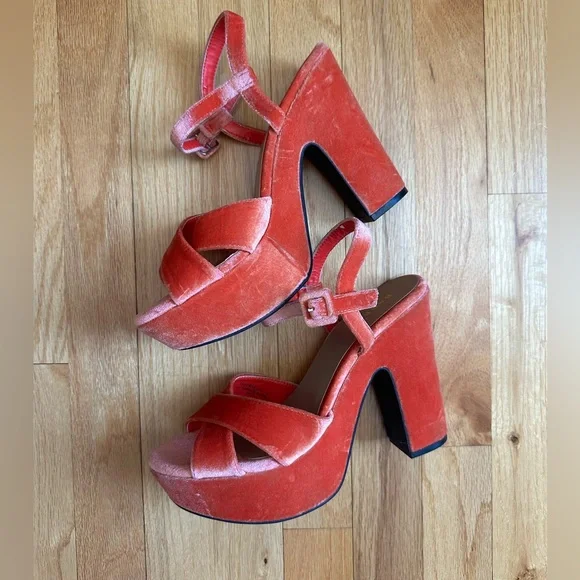 Platform Velvet Sandals in Sandbar Orange size 8 - Picture 7 of 8